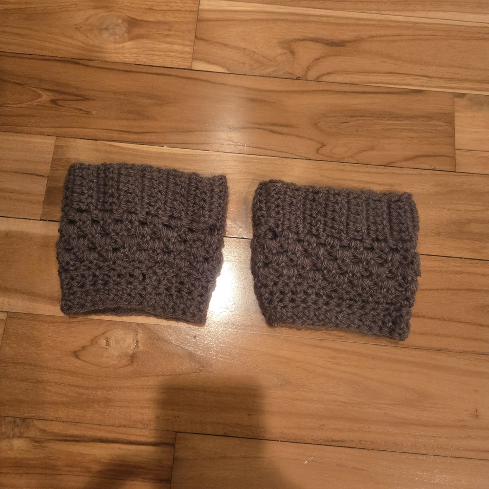 Handmade Knit Boot Cuffs with Button - Picture 2 of 2